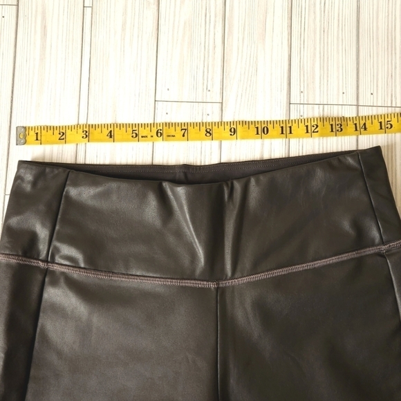 Athleta All Over Gleam Faux Leather Tight Legging in Arbor Olive Size Medium - Picture 5 of 11